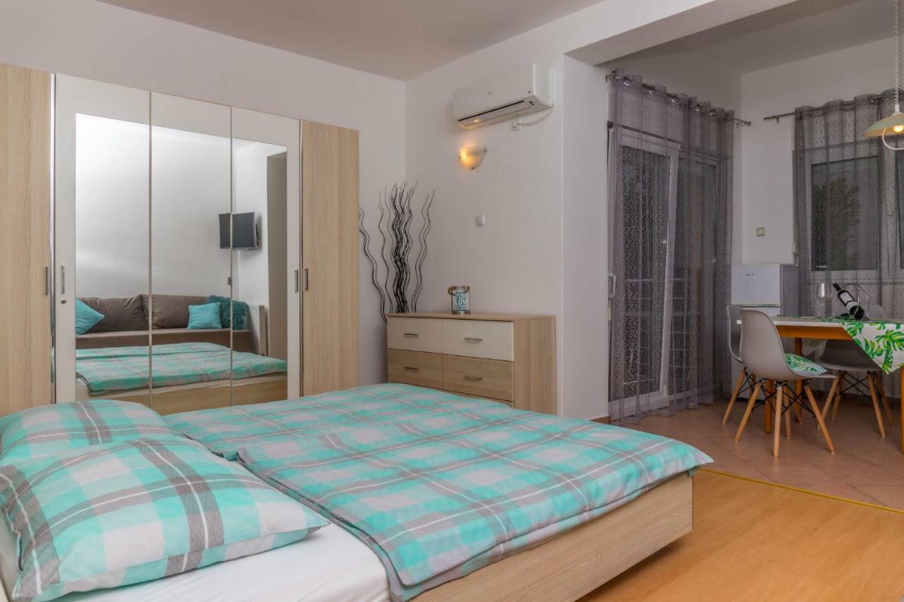 Apartments Zorica Dramalj Buitenkant foto
